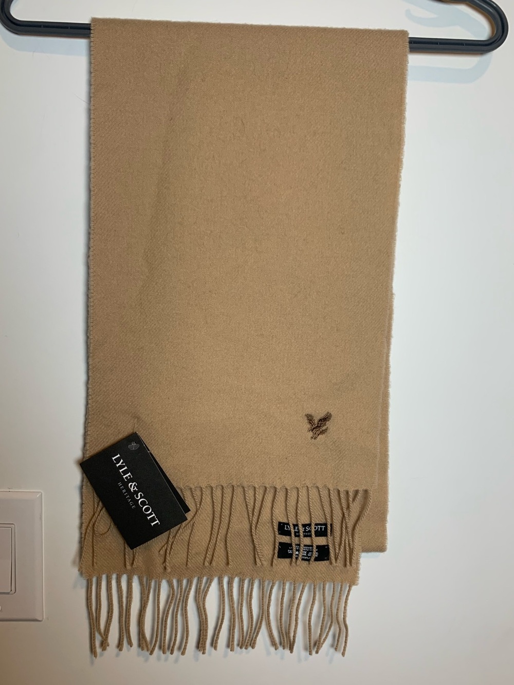 NWT Lyle & Scott Lambswool Scarf Camel Coloured Tassels Neutral warm winter
